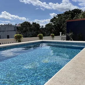 https://capital-center.quintano-roohotels.com